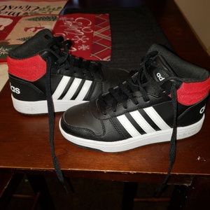 Adidas VS Hoops Mid 2.0 Kids 5 sneaker NEVER WORN